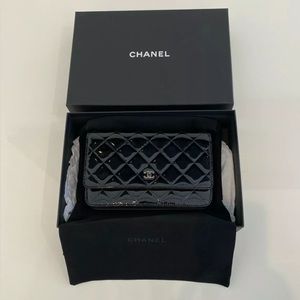 CHANEL BLACK PATENT LEATHER WALLET ON A CHAIN NEW IN BOX!